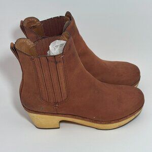 FRYE and Co. Odessa Chelsea Boot, Rust, Nubuck Leather Upper, Size 8M, EUC, IB